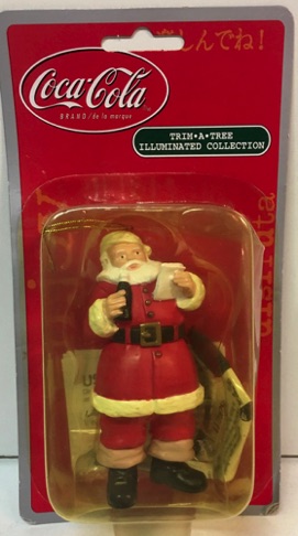 04564-1 € 12,50 coca cola ornament kerstman met brief kan op lichtsnoer aangesloten worden.jpeg